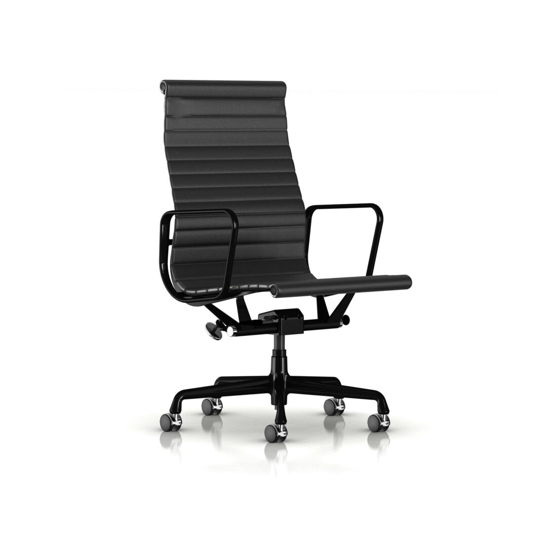 Eames Aluminum Group Chair