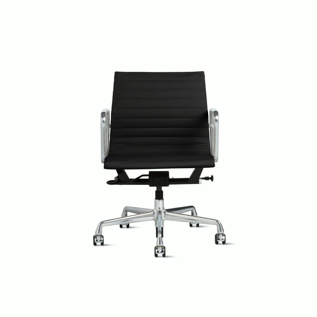Eames-Aluminum-Group-Chair–Management–With-Arms_100089214