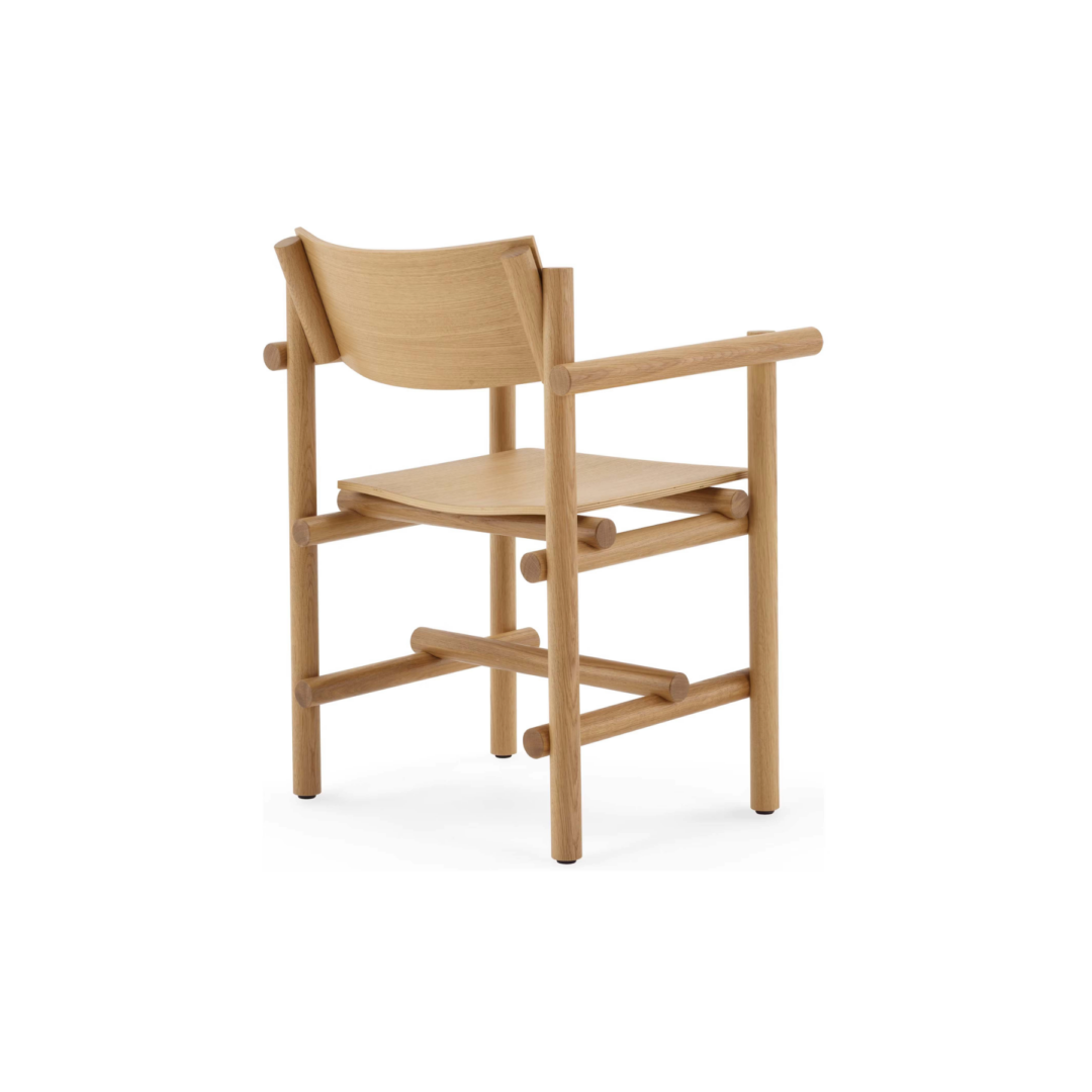 Muecke-Armchair-White-Oak-1